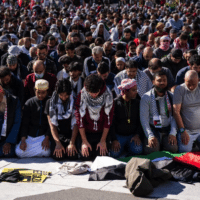 | Attendees of the National March on Washington Free Palestine on Nov 4 pause for prayer PHOTO BY DREW ANGERER VIA GETTY IMAGES | MR Online